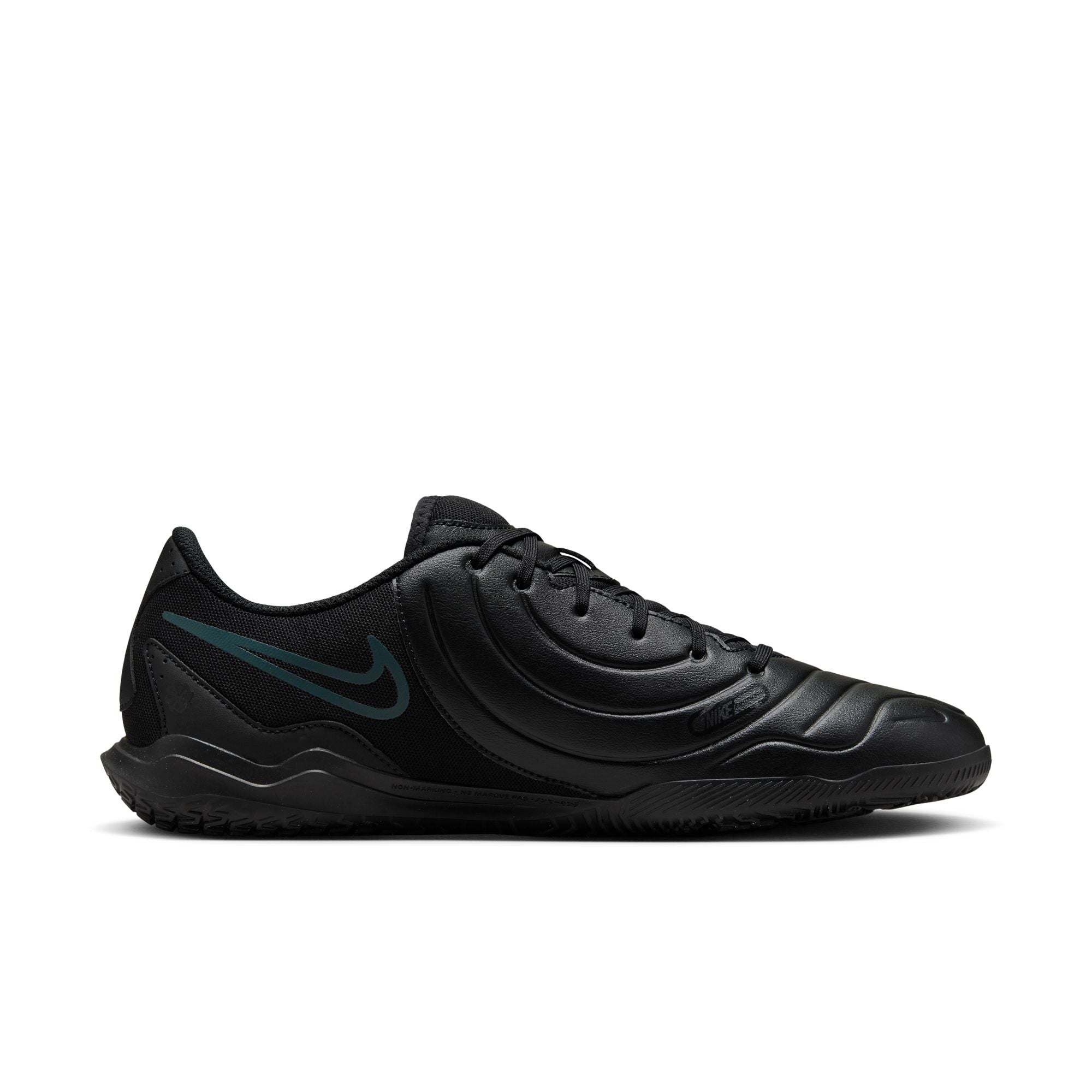 Nike Tiempo Legend 10 Club Indoor-Court Low-Top Soccer Shoes