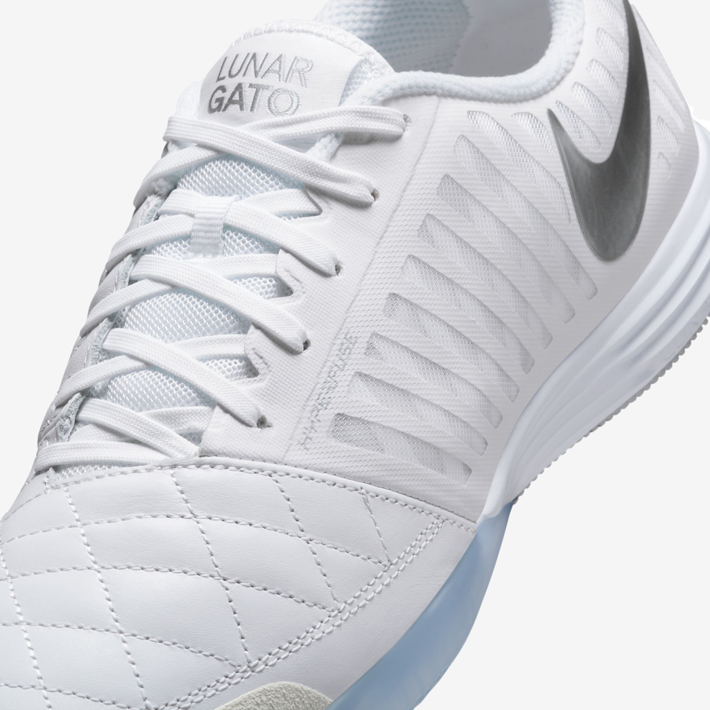 Nike Lunargato II Indoor/Court Low-Top Soccer Shoes